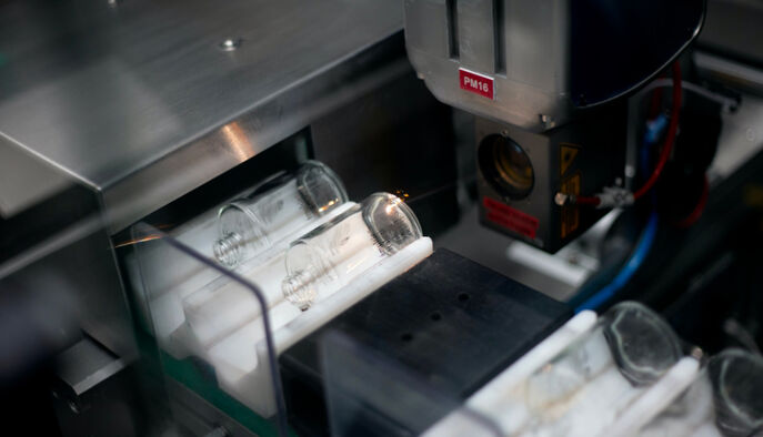 Sisley is committed to the 4R approach: Reduce, Reuse, Recycle packaging and Reincorporate recycled materials.