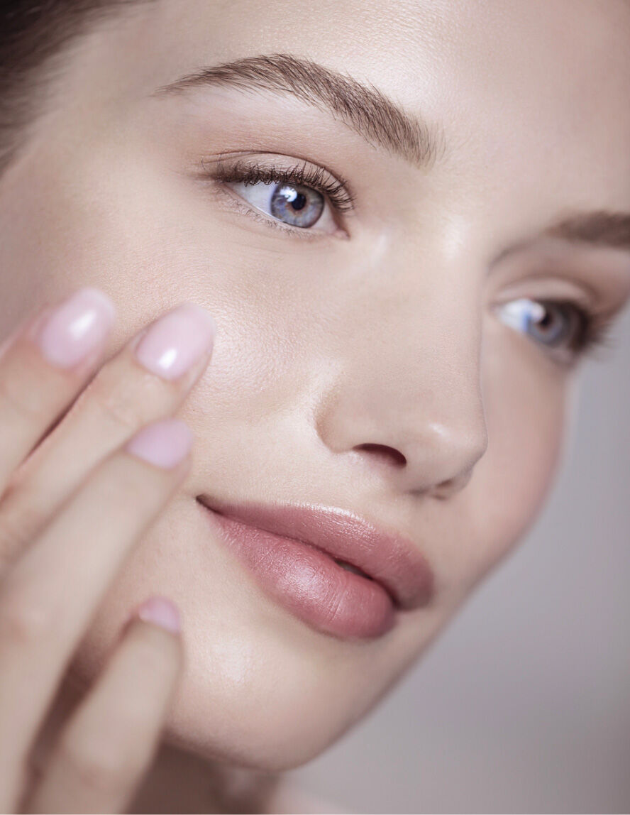 Fans of micellar water will find the perfect make-up remover in Eau Efficace.