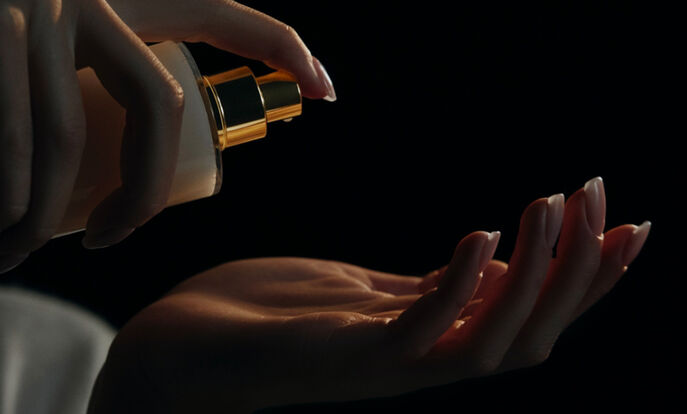 至臻活膚肌底液 第1步