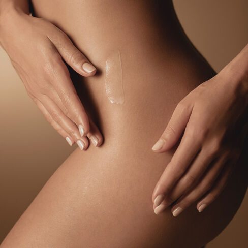Helps to tone and firm the skin around the thighs.