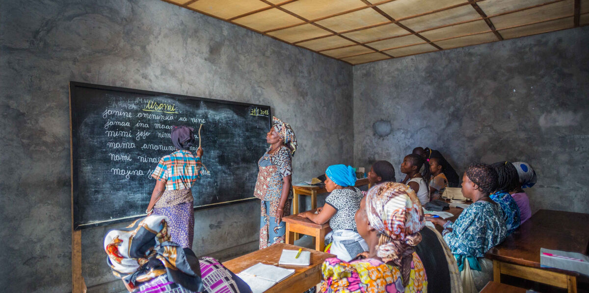 Sisley has been supporting women in the Democratic Republic of Congo and Rwanda for 10 years through its partnership with Kisany.