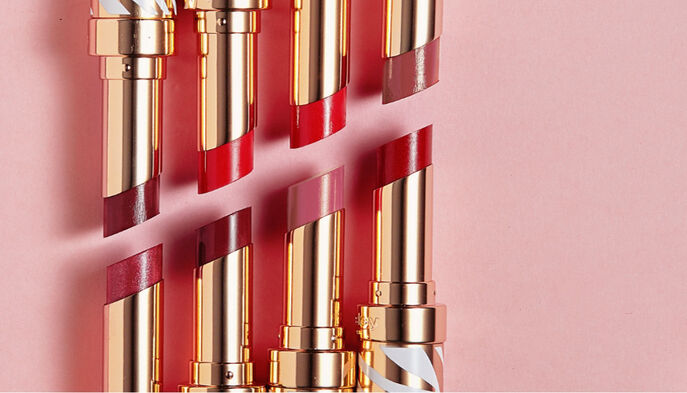 Sleek, smoothing and addictive texture of Phyto-Rouge Shine.