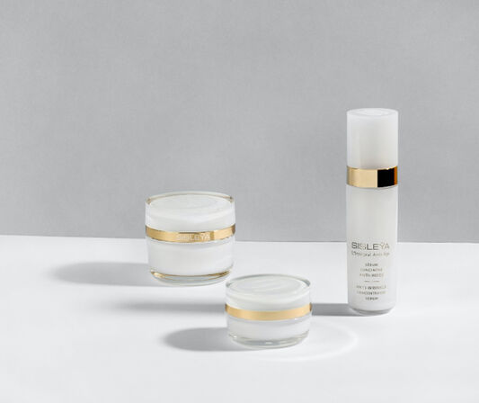 시슬리의 안티-에이징 제품들로 젊고 아름다워지는 피부를 경험해보세요