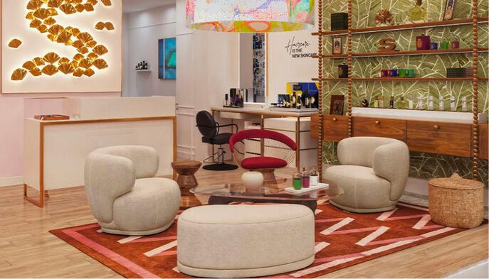 Iconic Maison Sisley lounge