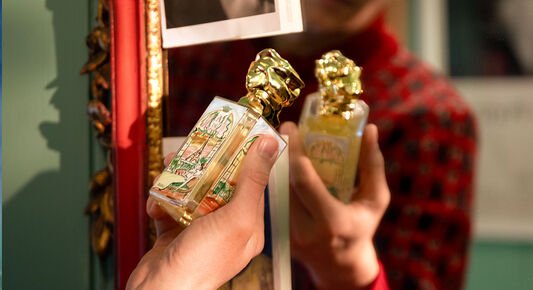 A Limited-Edition Eau Du Soir for Christmas