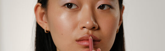 How to apply lip makeup: tips and tricks from our experts