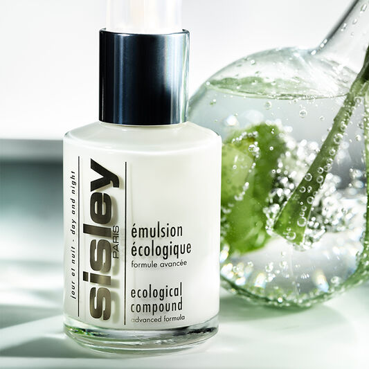 Sisley 將其全球暢銷冠軍產品 Ecological Compound 全能乳液全面昇華。