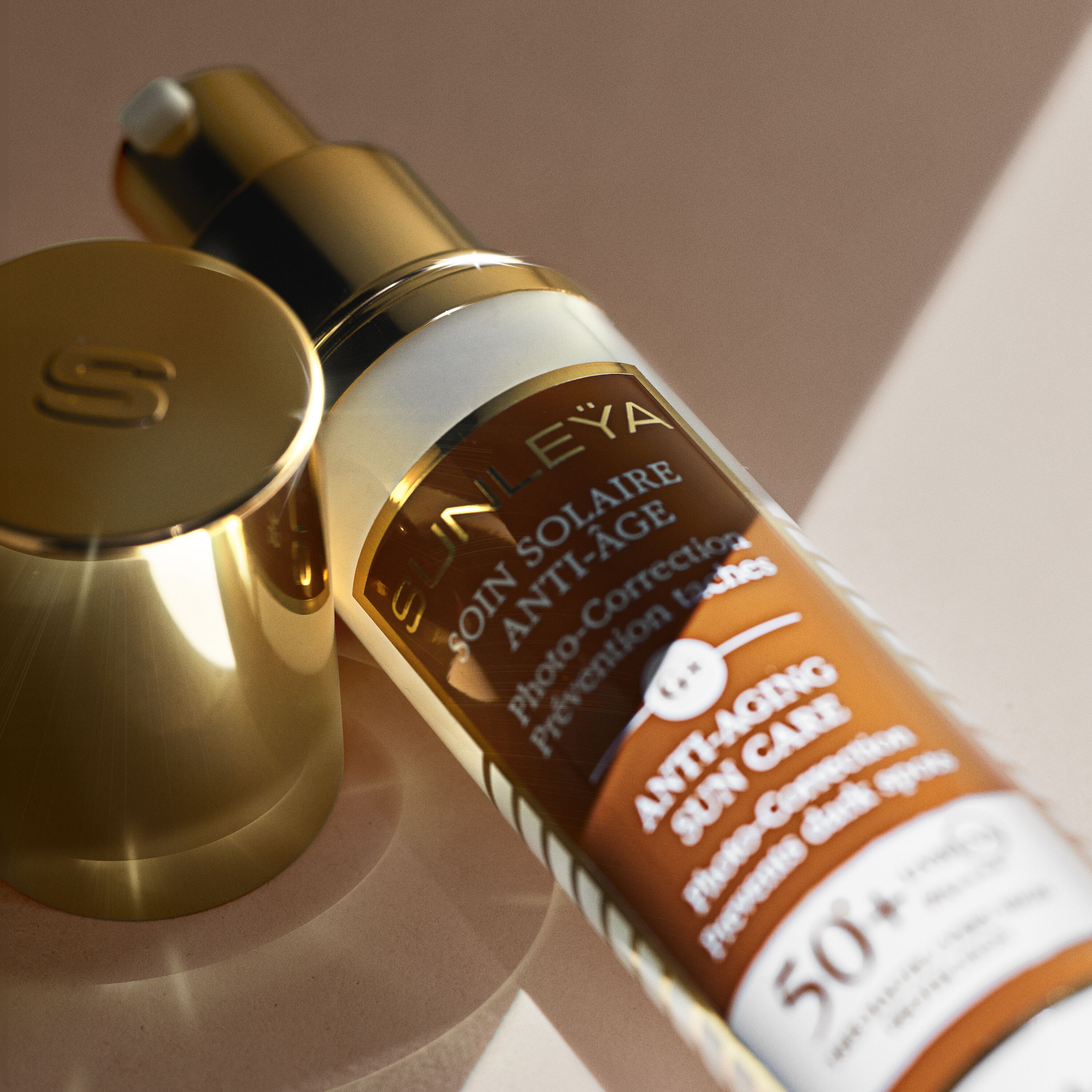 サンレイヤ AA サンケア SPF50+ - Sisley Paris