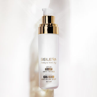 Sisle&yuml;a L'Int&eacute;gral Anti-&Acirc;ge Radiance Anti-Dark Spot Serum