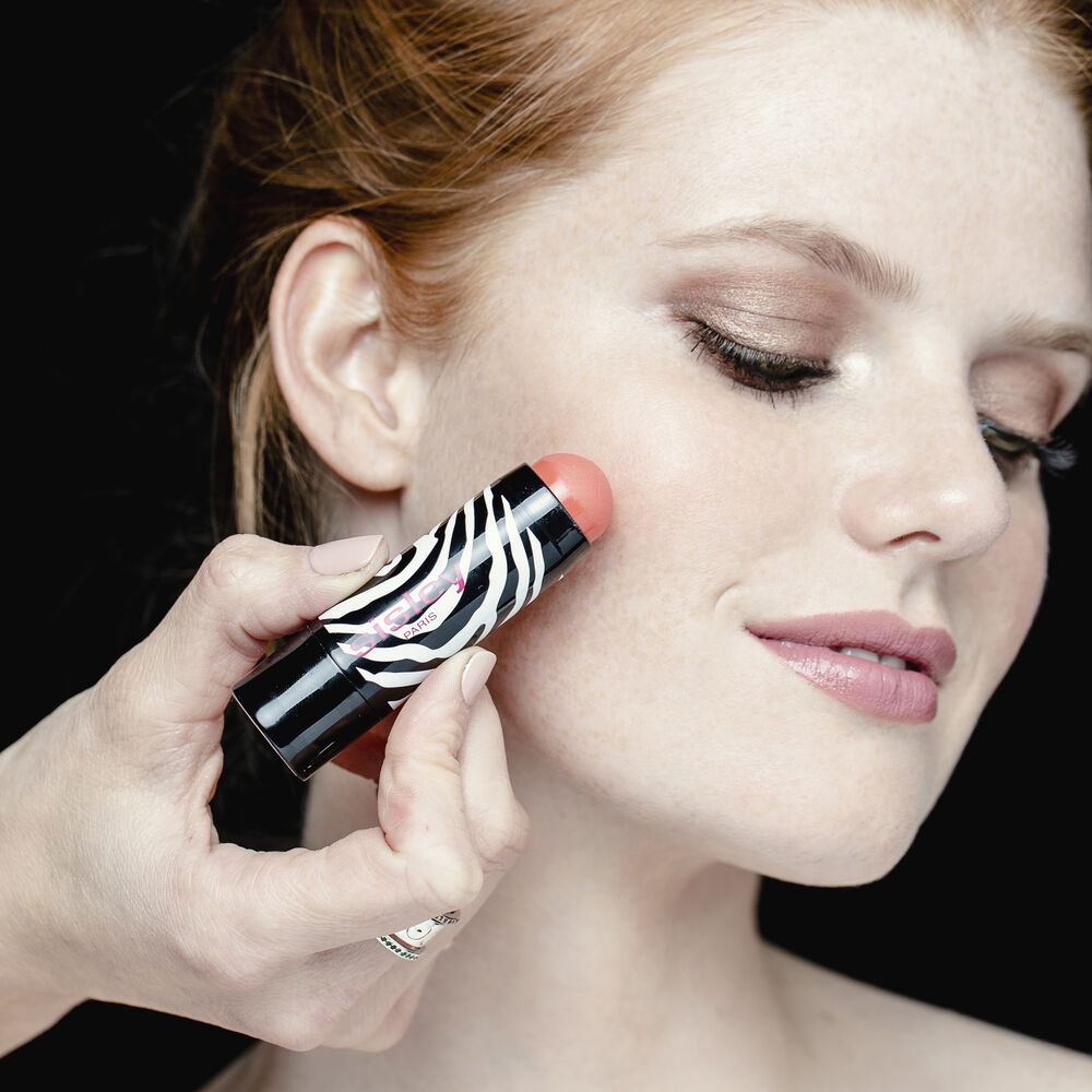 Phyto-Blush Twist N°3 Papaya - Model