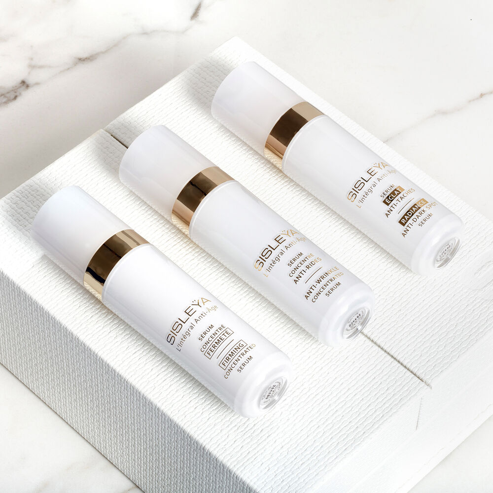 Sisleÿa L'Intégral Anti-Âge Trio Serums Prestige Coffret - close-up