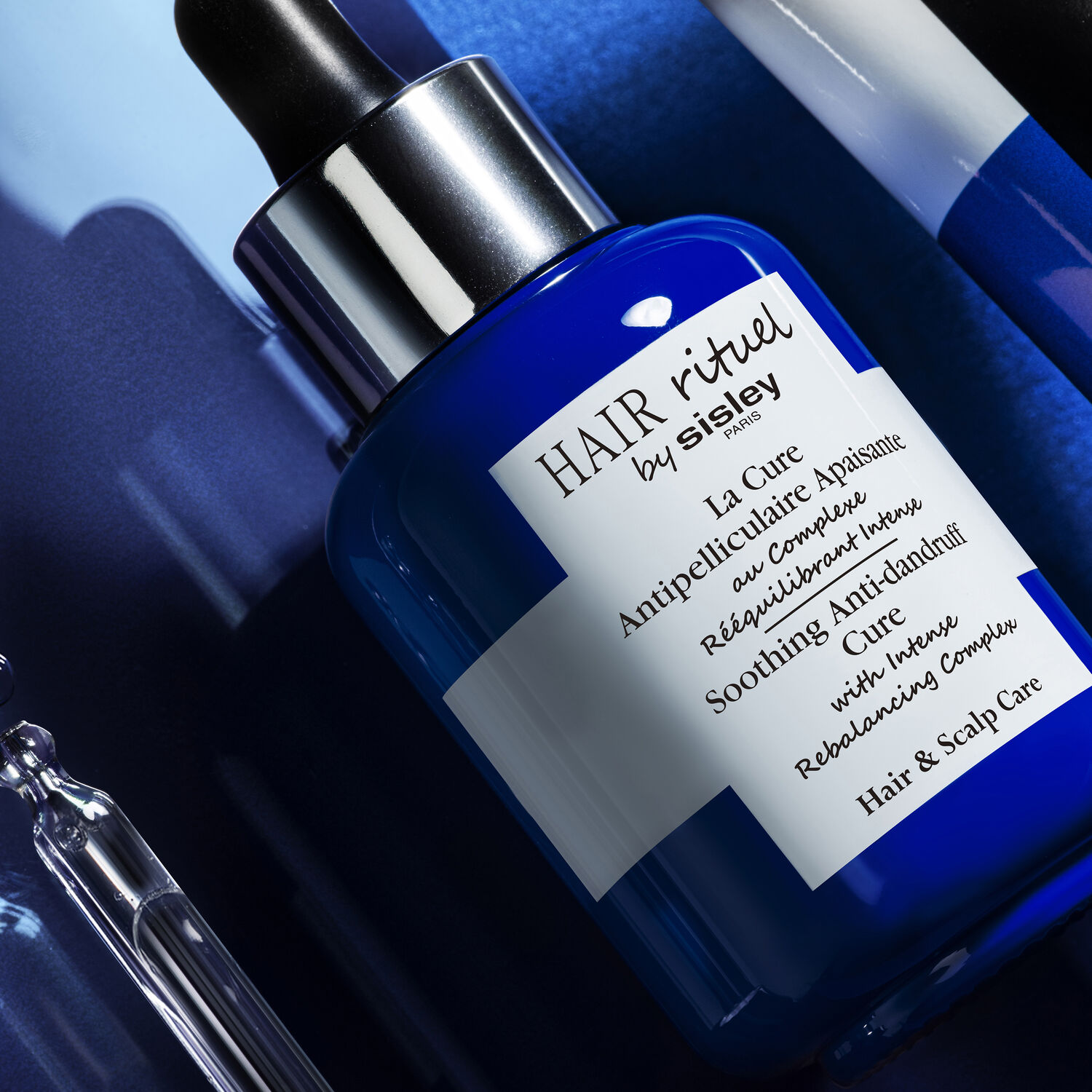 Elegant bottle of Hair rituel Purifying Scalp Treatment, luxury packaging on a sophisticated background. - thumbnail 2