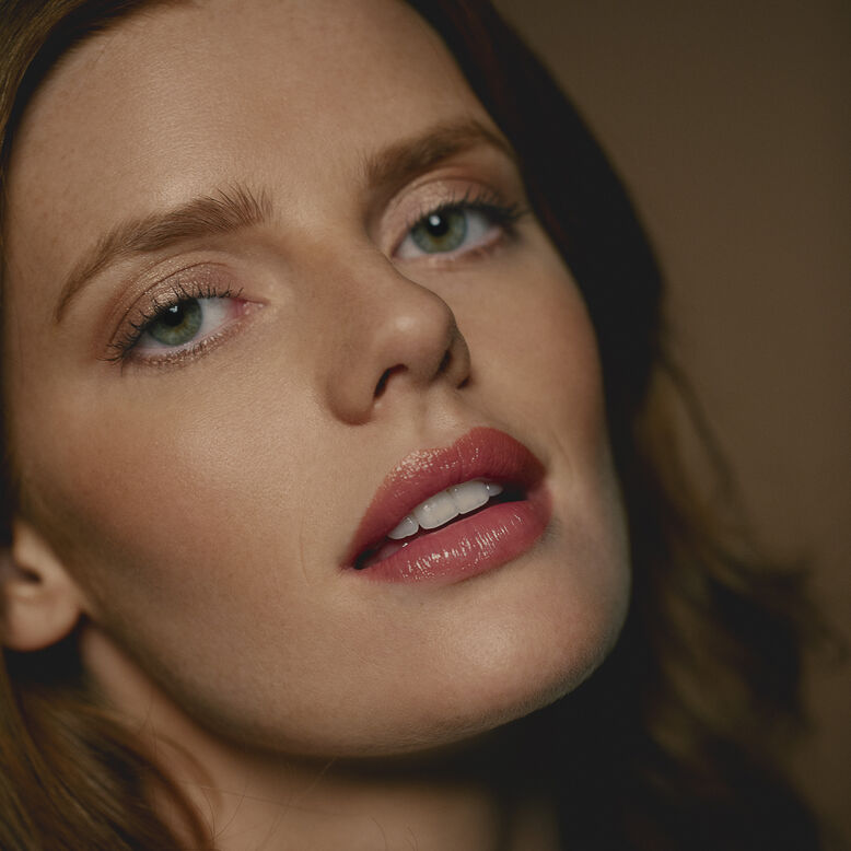 Phyto-Rouge Shine N°32 Sheer Ginger - Model
