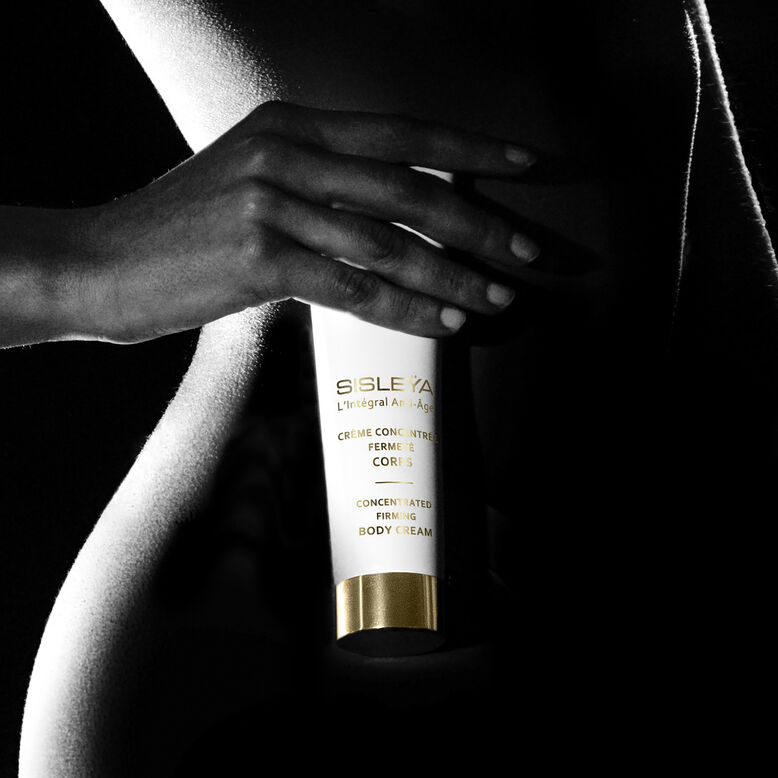 Sisleÿa L'Intégral Anti-Âge Concentrated Firming Body Cream - Modelka
