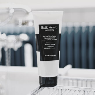 Restructuring Conditioner with Cotton proteins