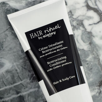 Restructuring Conditioner with Cotton proteins