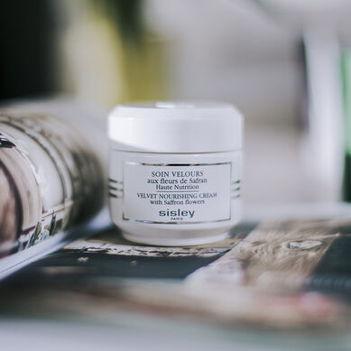 Velvet Nourishing Cream with Saffron flowers - Ambiance2