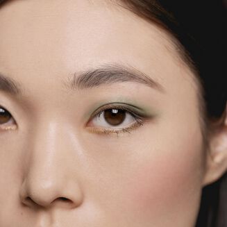 Smoky Green Look