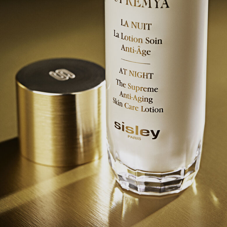 Supremÿa At Night - The Supreme Anti-Ageing Skin Care Lotion - close-up