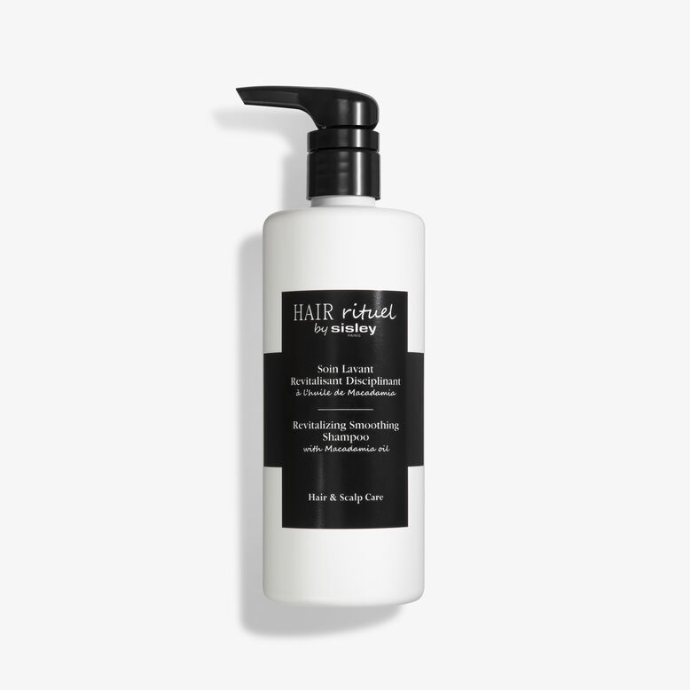 Revitalizing Smoothing Shampoo with Macadamia oil