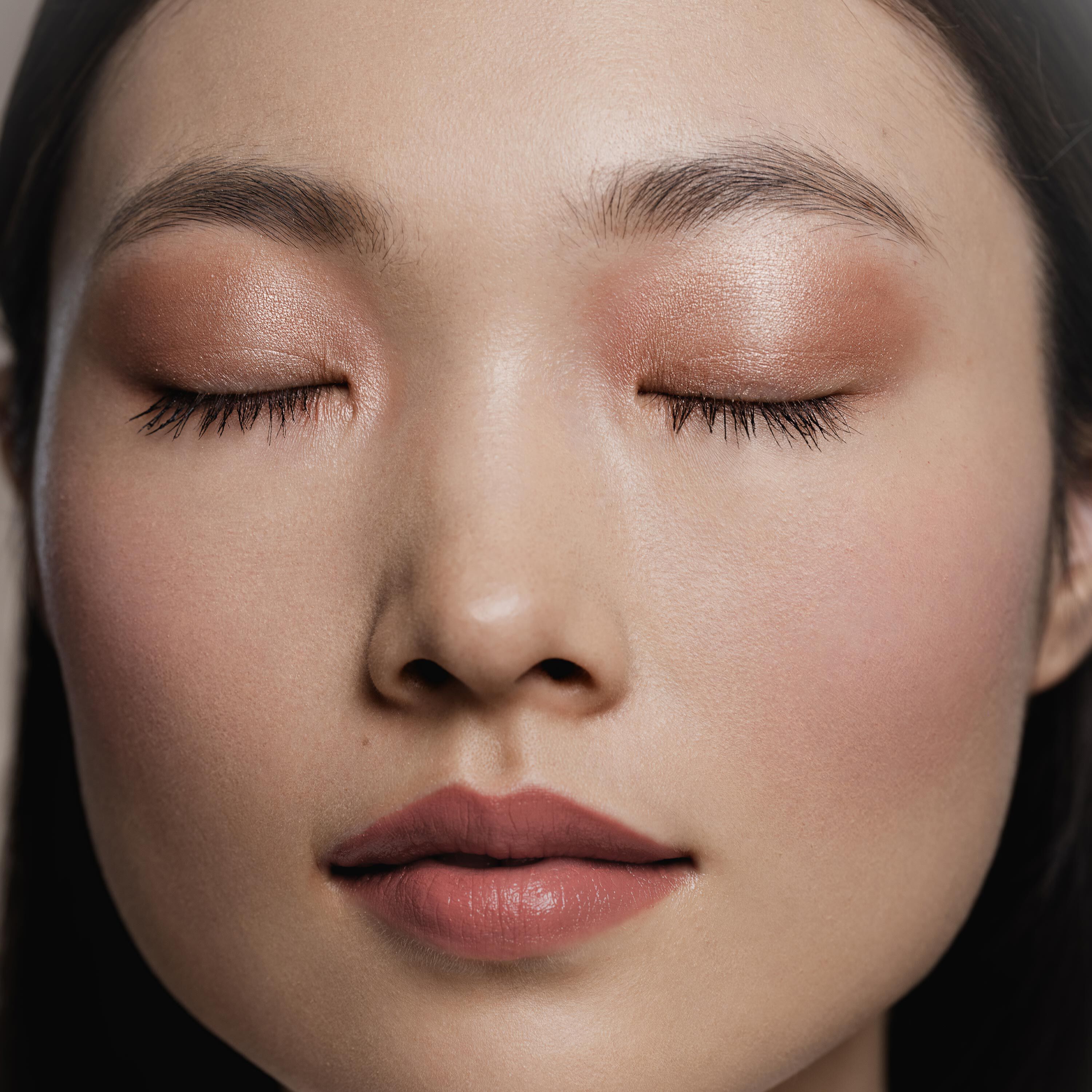 Blooming Hour Look - Sisley Paris