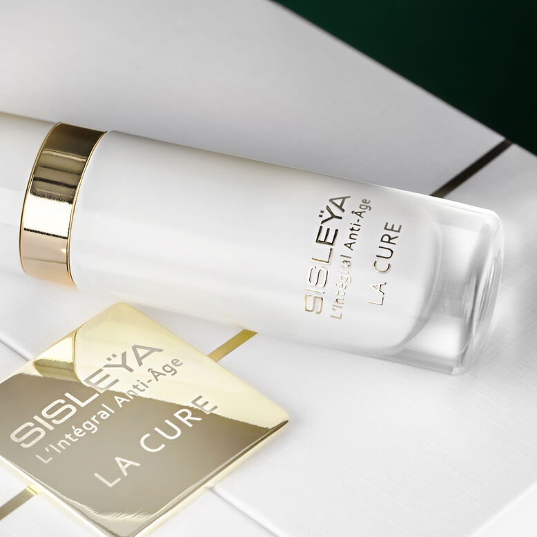 [Mother's Day Exclusive] Sisleÿa L'Intégral Anti-Âge La Cure - close-up