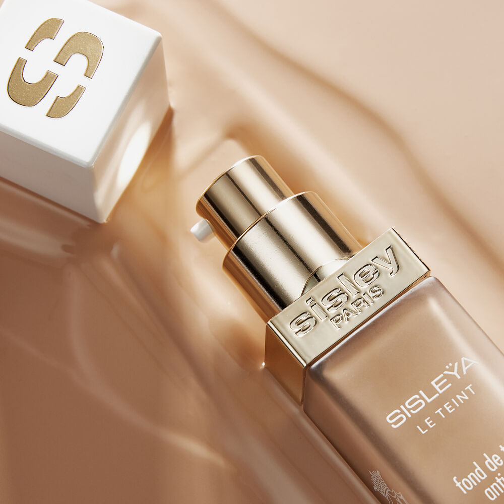 Sisleÿa Le Teint 5C Golden - close-up
