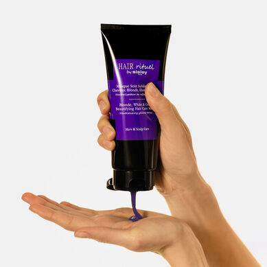 Blond, White & Grey Hair Mask Ritual - Ambiance