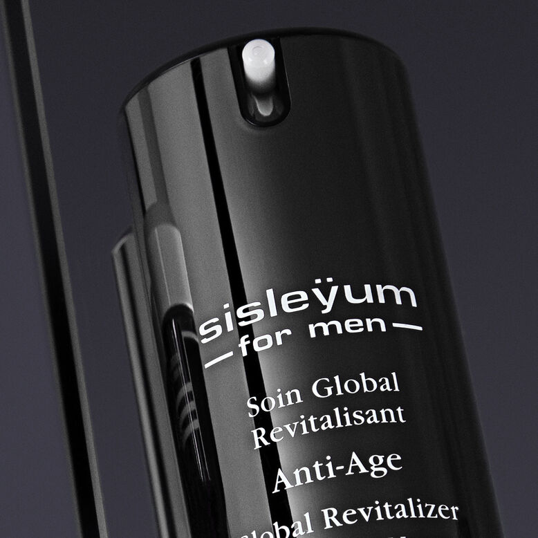 Sisleÿum For Men - close-up