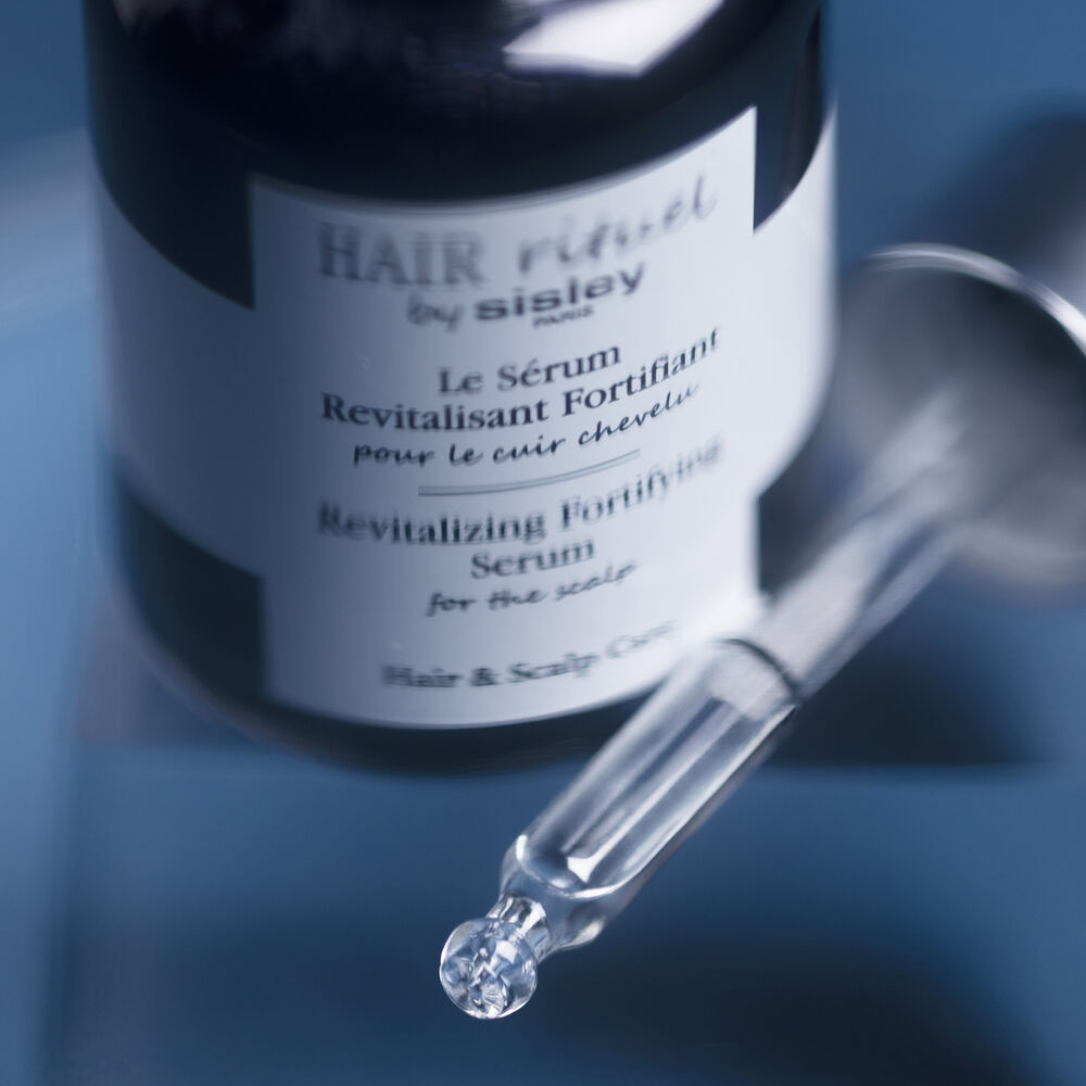 Revitalizing Fortifying Serum for the scalp - close-up