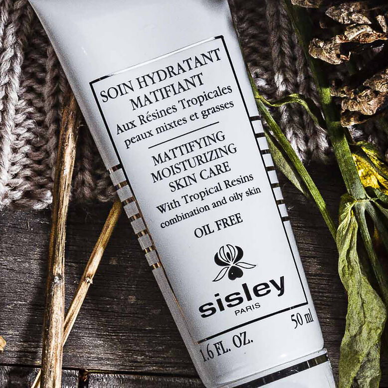 Mattifying Moisturising Skin Care With Tropical Resins