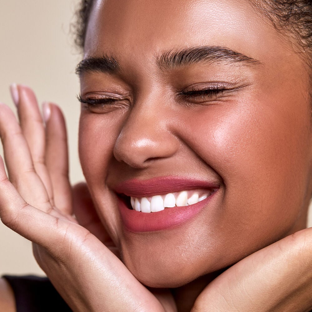 Sisley Look 1 min Sun-Kissed