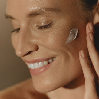 سونليا العناية ضد الشمس المكافحة للشيخوخة SPF 30