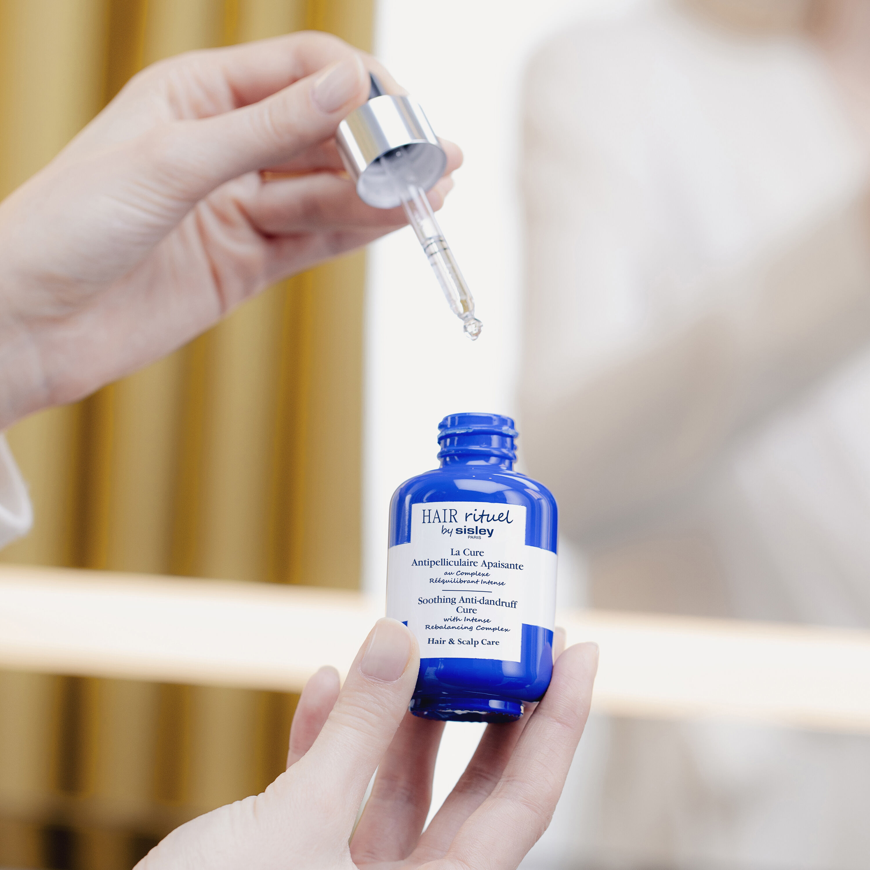 La Cure Antipelliculaire Apaisante - Sisley Paris