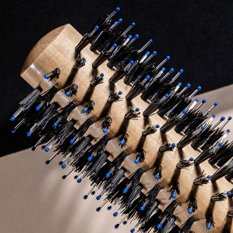 The Blow-Dry Brush N°1