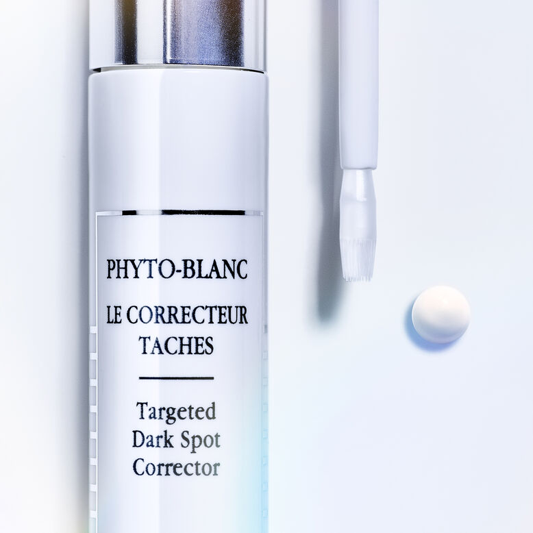 Anti-Dark Spot Anti-Blemish Duo - close-up