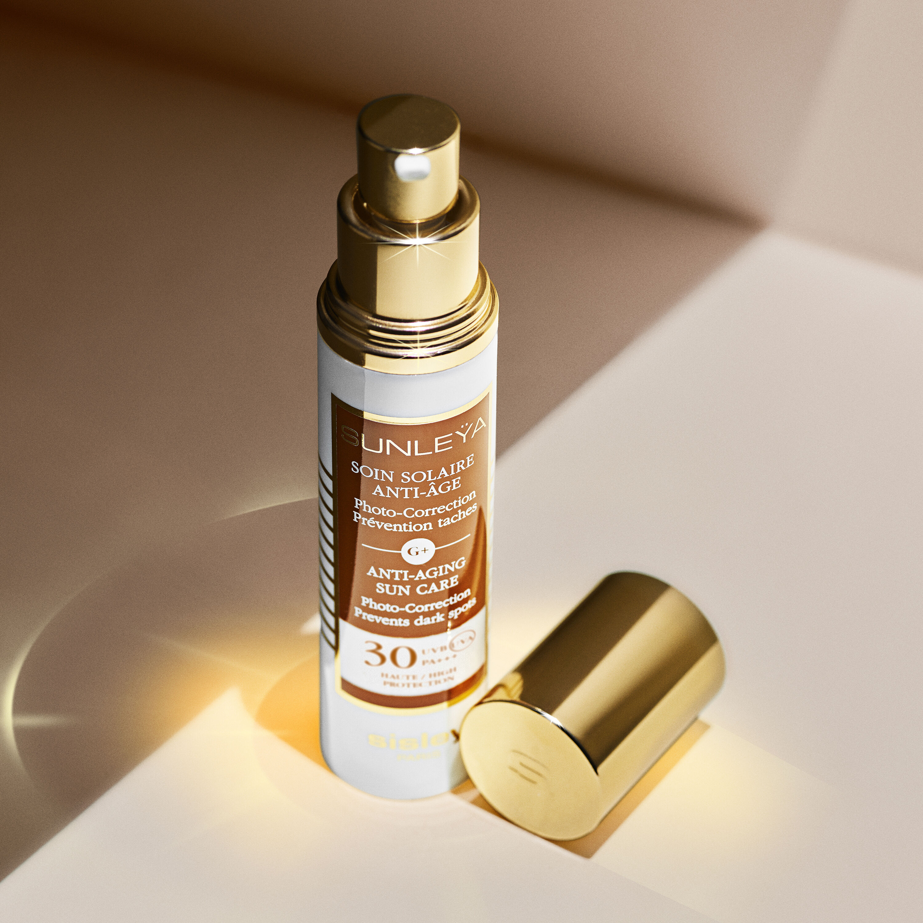 Sunleÿa Anti-Aging Sun Care SPF 30 - Sisley Paris