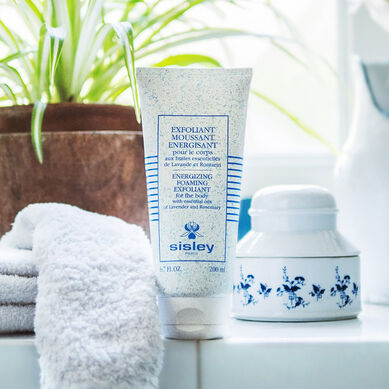 Energizing Foaming Exfoliant for the Body - Zdjęcie ambientowe