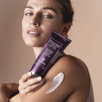 Black Rose Beautifying Emulsion