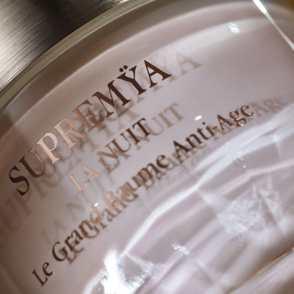Supremÿa At Night Anti-Ageing Cream Collection - close-up