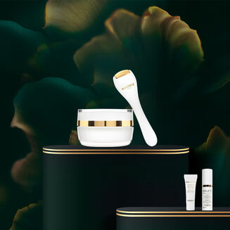 Online Exclusive: Sisleÿa L'Intégral Anti-Âge Eye and Lip Contour Cream 15ml set