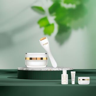 Online Exclusive: Sisle&yuml;a L'Integral Anti-Age Eye and Lip Contour Cream Set
