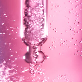 Le  Super S&eacute;rum Revitalisant Fortifiant Formule Avanc&eacute;e