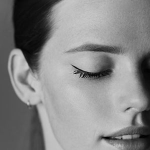 Create a customised eye makeup look 