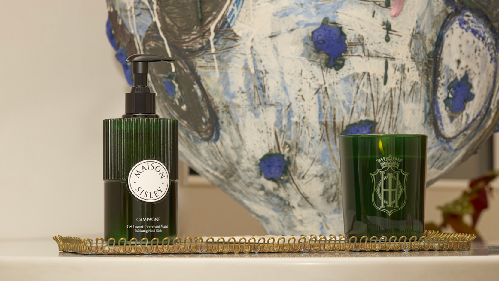 Produkt z kolekce Maison Sisley a sv&iacute;čka Campagne