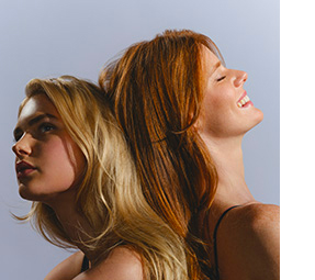 Modelky se zrzavými a blond vlasy 