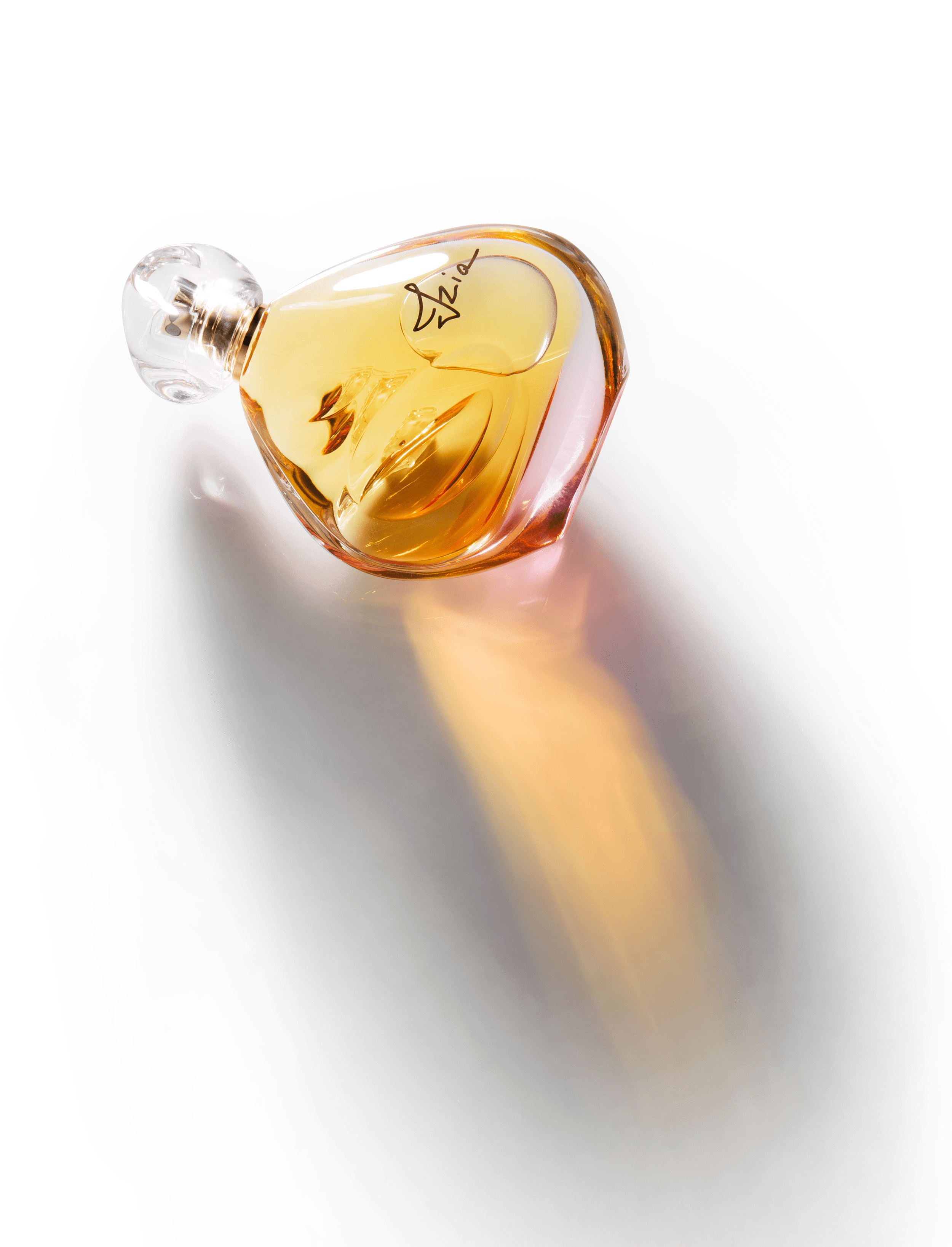 Izia伊之露:獨特的香氛,大膽而感性