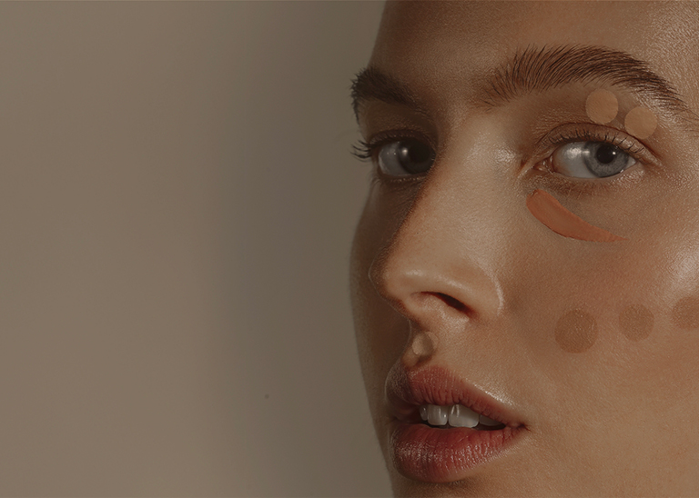 Pflege im Dienste des Make-ups