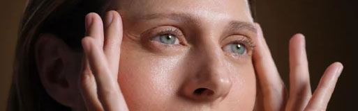 How to take care of your eye contour area? 