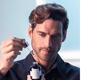 Pánský model: Revatilizing Fortifying Serum – Hair Rituel by Sisley